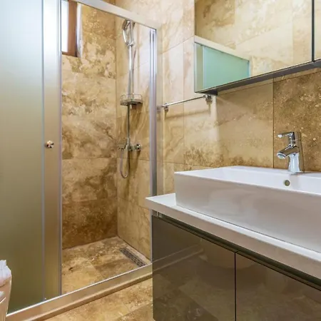 Вилла Cemre - 2 Bedroom In Kayakoey Oeluedeniz