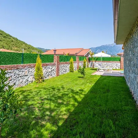 Cemre - 2 Bedroom In Kayakoey Oeluedeniz Villa Fethiye