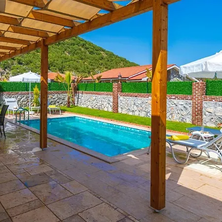 Villa Cemre - 2 Bedroom In Kayakoey Oeluedeniz